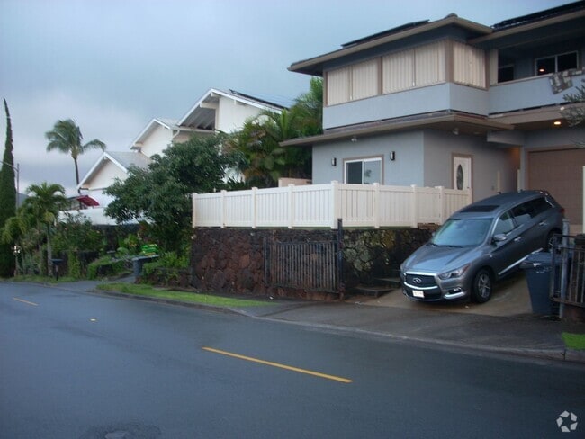 Building Photo - Halekoa Drive 1/1 Rental