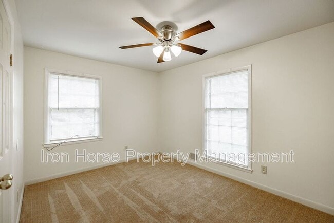 Photo - 162 Jockey Club Dr