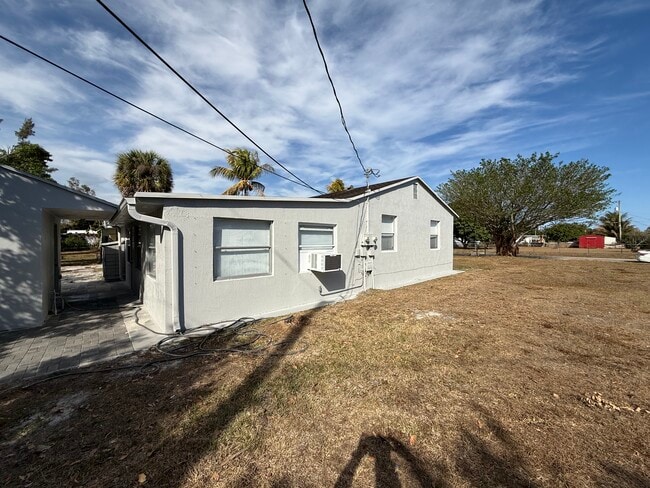 1539 Magnolia Dr Unit Studio apartment B