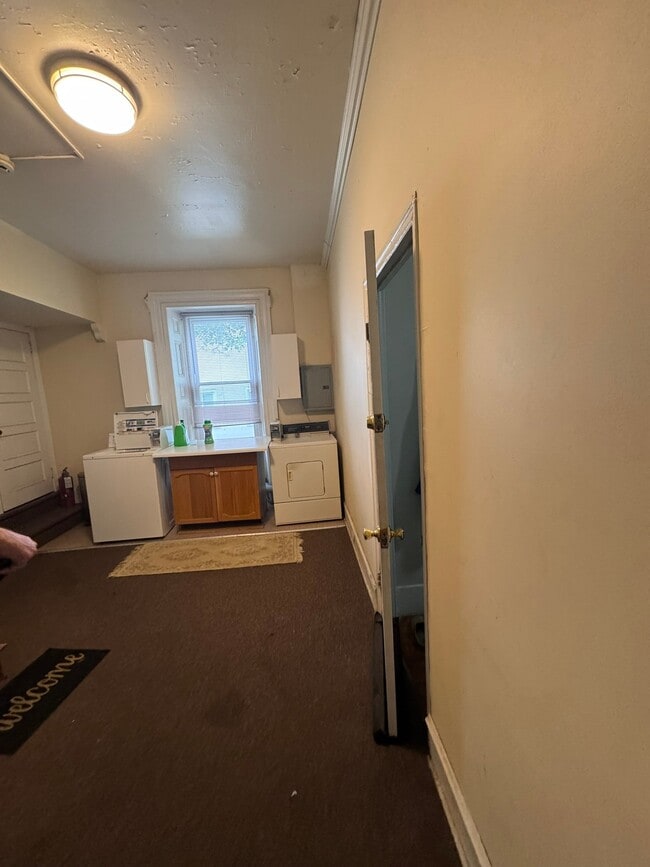 Photo - 407 Green Ln Unidad 2R