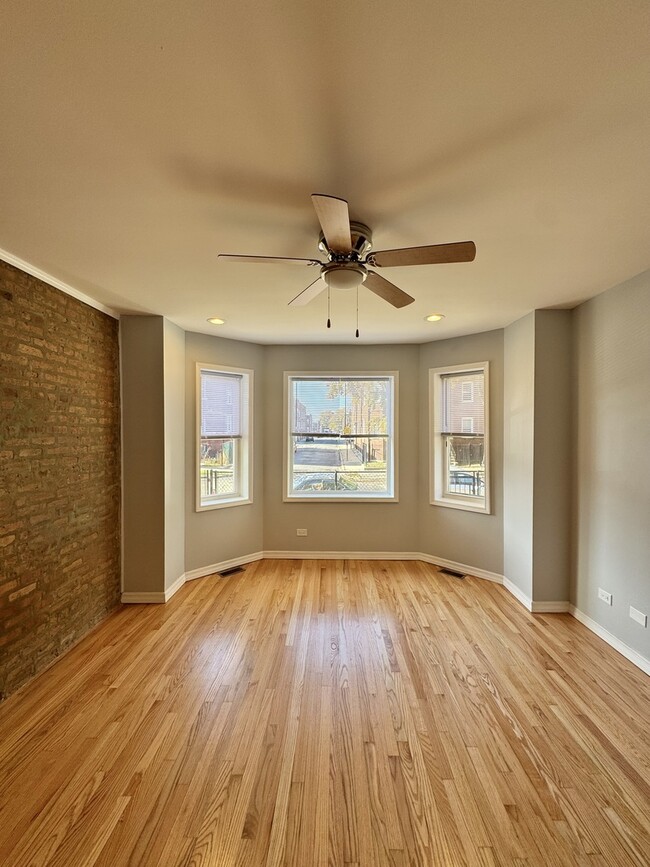 Photo - 1263 N Springfield Ave