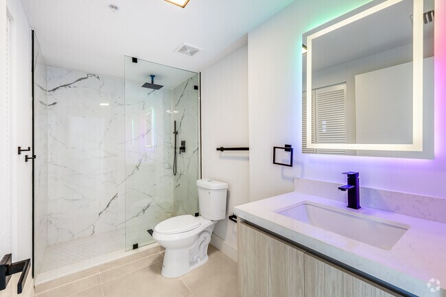 Building Photo - 1547 NW 2nd St Unit 202 Rental