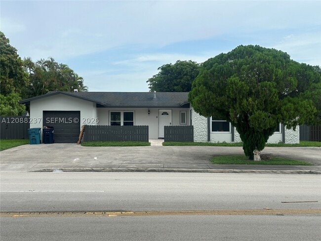 Building Photo - 11611 SW 122nd Ave