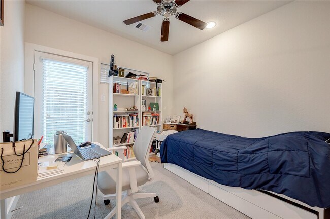 Photo - 3905 Tulane Oak Dr