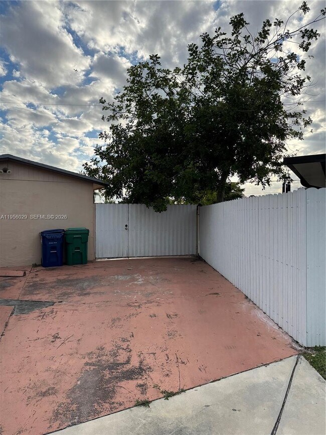 Photo - 8240 NW 181st St Unit 1