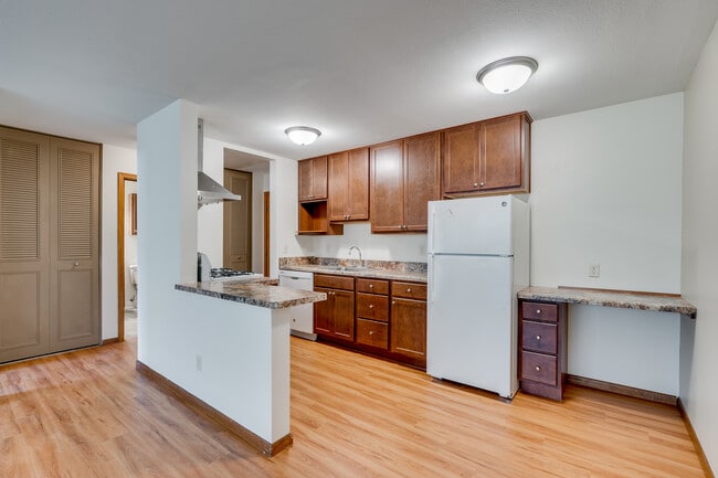 Queen Terrace Apartments