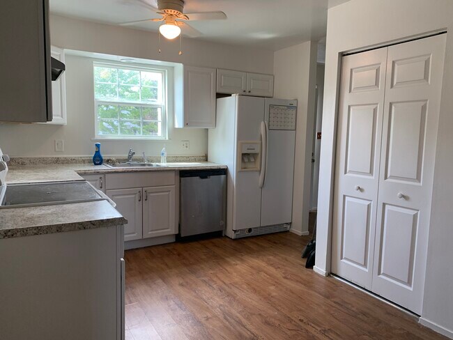 207 Chenault Ct