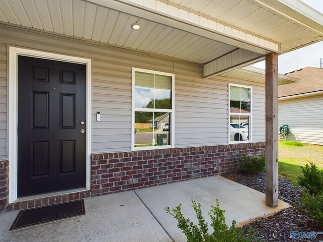 Photo - 132 Broughton St