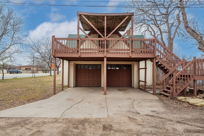 804 N Perry Ave