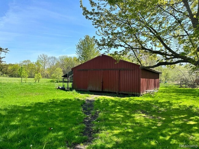 Photo - 47611 Ford Rd