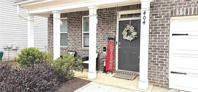 Photo - 404 Starbuck Parkway