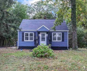 Building Photo - 52129 Clover Trail Rental