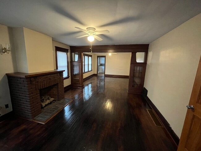 Photo - 464 Main St Unidad Second floor