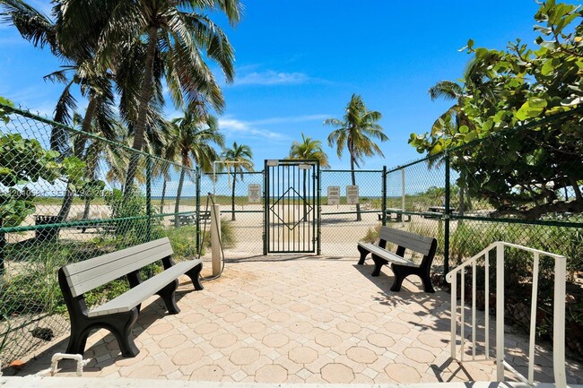 Photo - 750 N Ocean Blvd Unidad 310