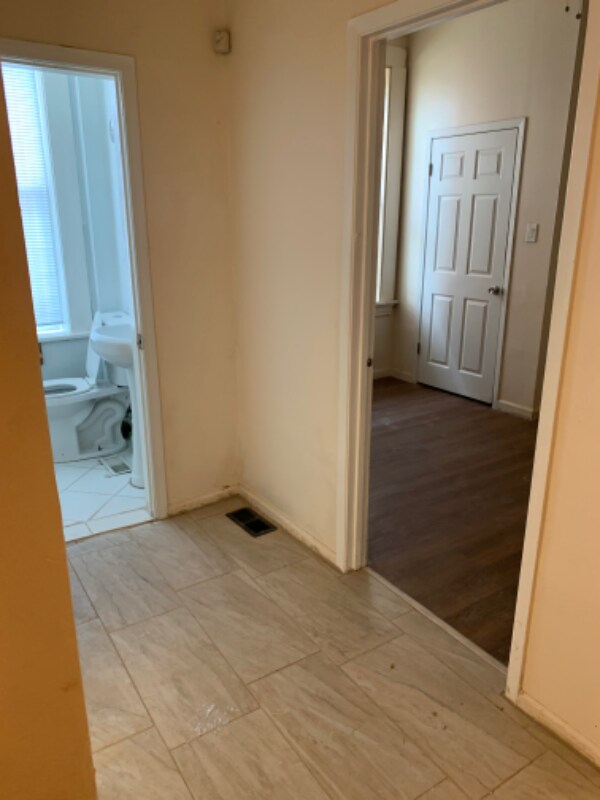 Photo - 817 McLaran Ave