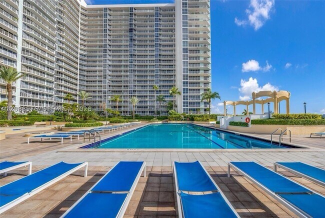 Photo - 7601 E Treasure Dr Unit 1722