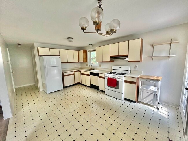 Photo - 4b Pine Grove Ave