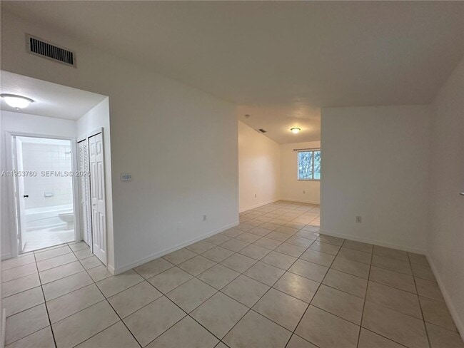 Photo - 1261 SE 27th St Unit 206