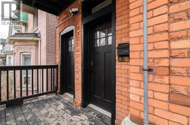 Photo - 249 Emerald St N Unité 1