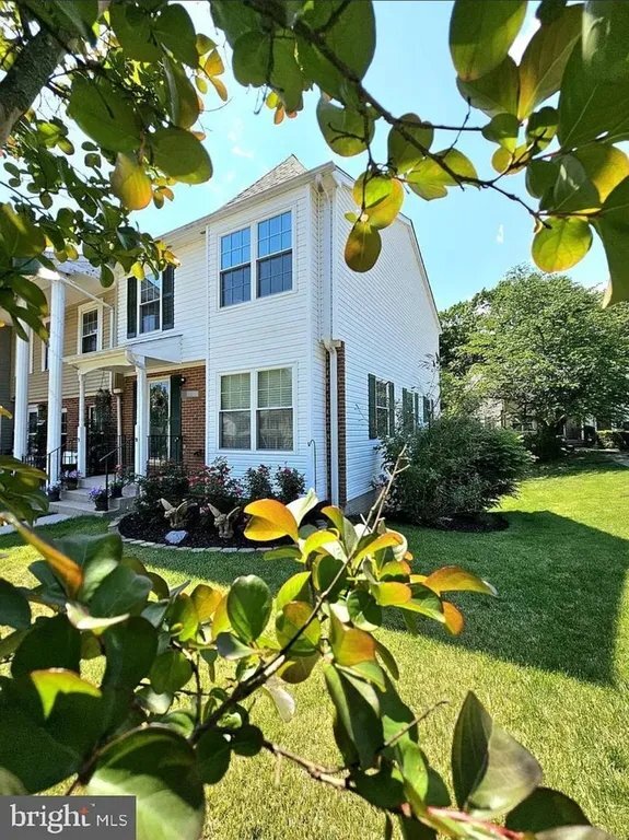Building Photo - 15110 Catalpa Ct