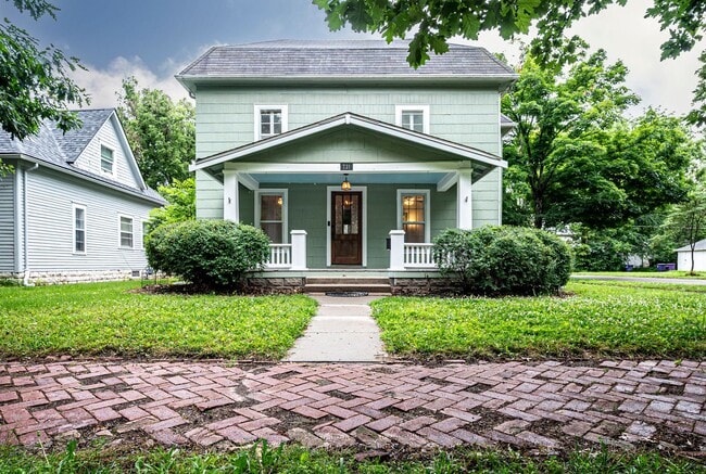 Building Photo - Please View 3D Virtual Walk-Through Before... Rental