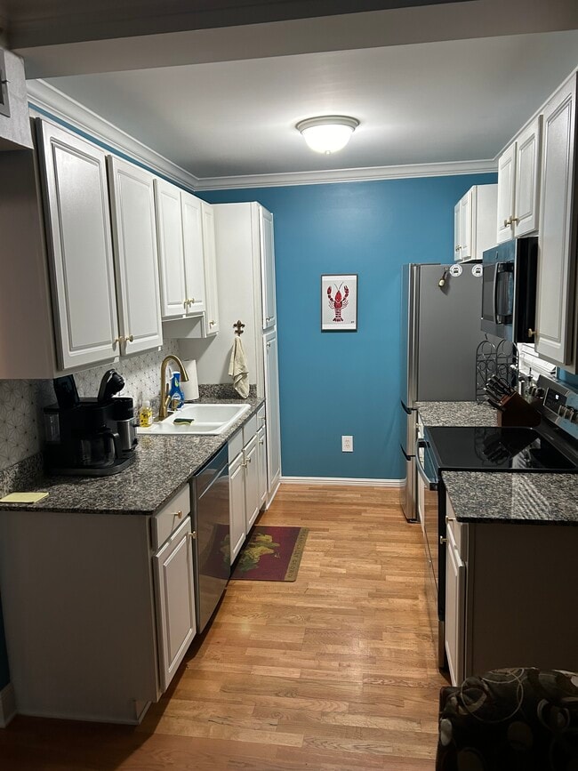 Building Photo - 3101 St Charles Ave Unit 12