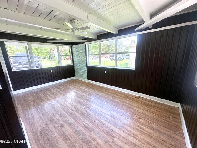 Photo - 706 Bay Ave