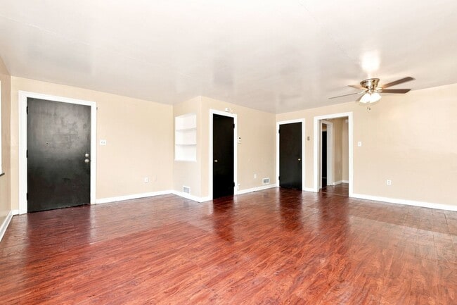 Photo - 960 Sherwood Dr Unit B
