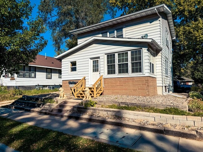 Photo - 2718 Commercial Ave Unit 2718 Commercial Ave #1