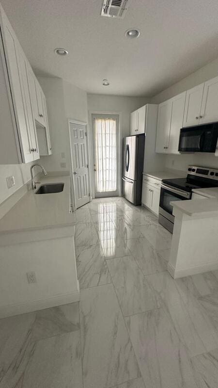 Photo - 9189 Camden Gardens St