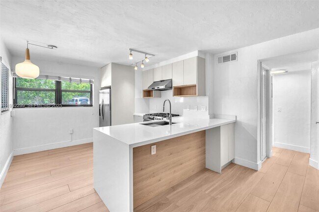 Photo - 3265 Virginia St Unidad 8