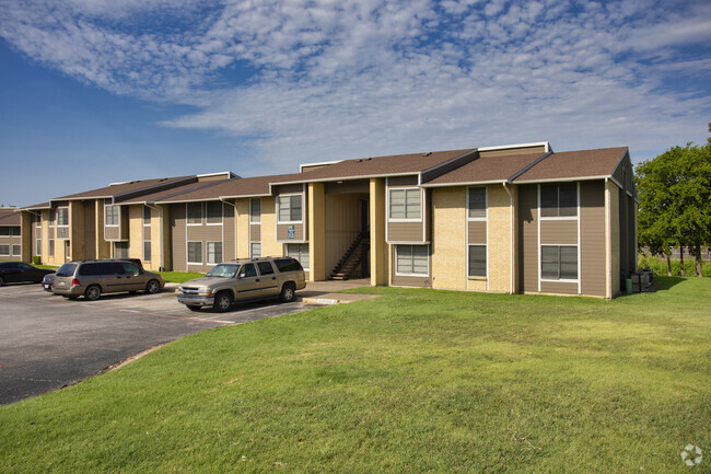 Building Photo - Oakmont Apartment Homes