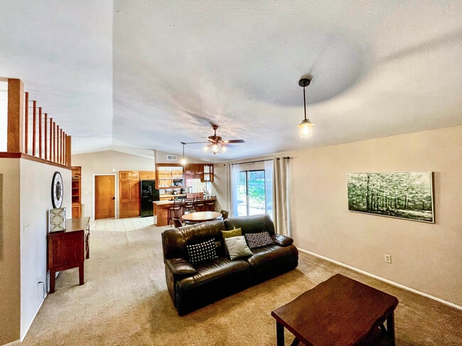 Photo - 604 Elora Dr