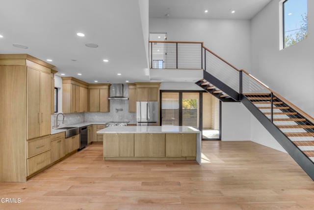 Photo - 611 W Claremont St