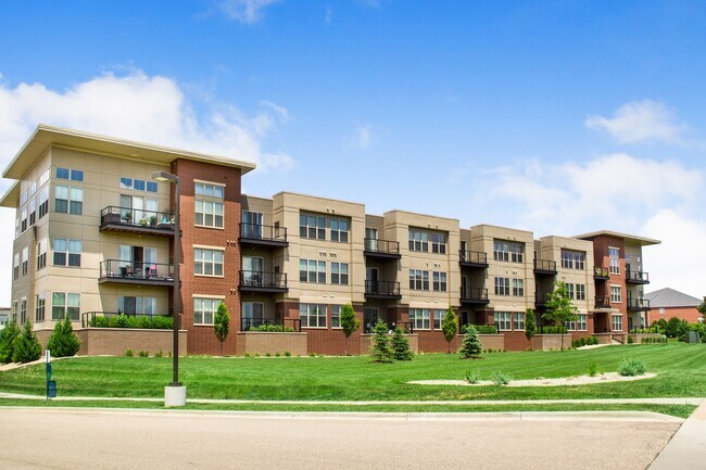 50Twenty Apartments Exterior