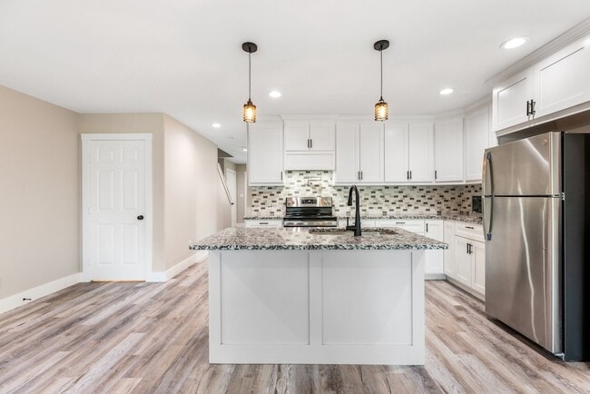 Photo - 1604 W Johnson St