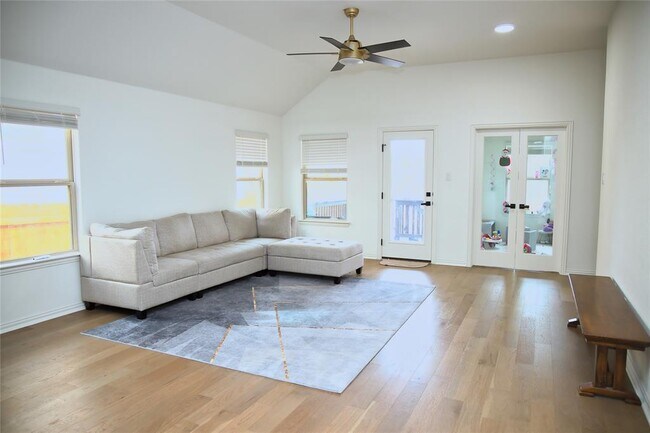 Photo - 1209 Cole Ests Dr