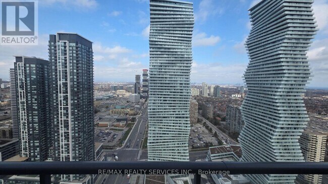 Photo - 448 Burnhamthorpe Rd W Unité 3706