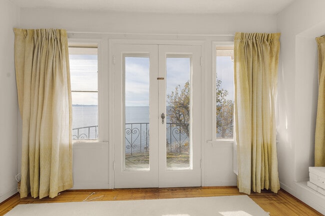 Photo - 14458 Marine Dr