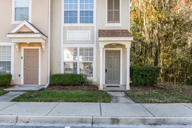 Photo - 8424 THORNBUSH Ct