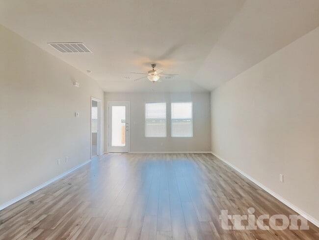 Photo - 5121 Sidesaddle Dr