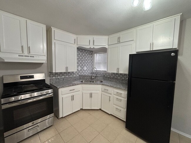 Photo - 3 Bedroom 2 Bath with Separate Mother in Law Suite