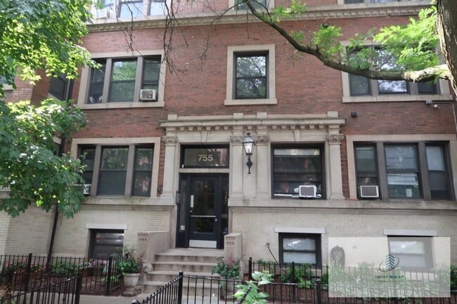 Photo - 755 W Buena Ave Unit 103
