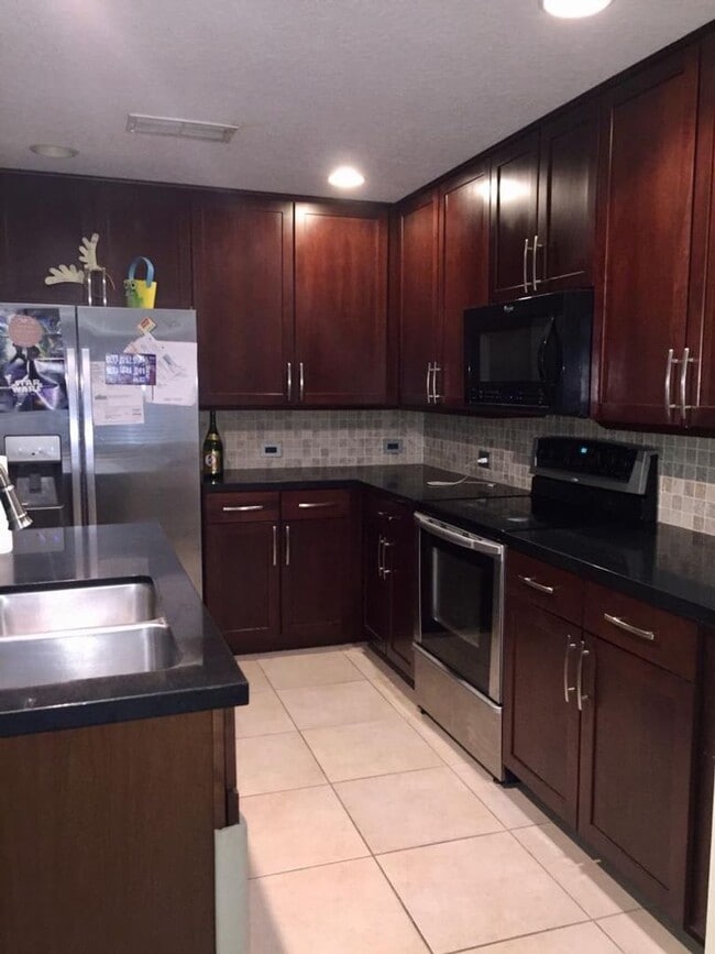 Photo - OVIEDO/UCF RENTAL-Fresh paint! Inviting 2 story 3 bd 2.5 bath townhouse located in Hawthorne Glen...