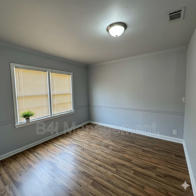 Photo - 817 Cartersville Hwy