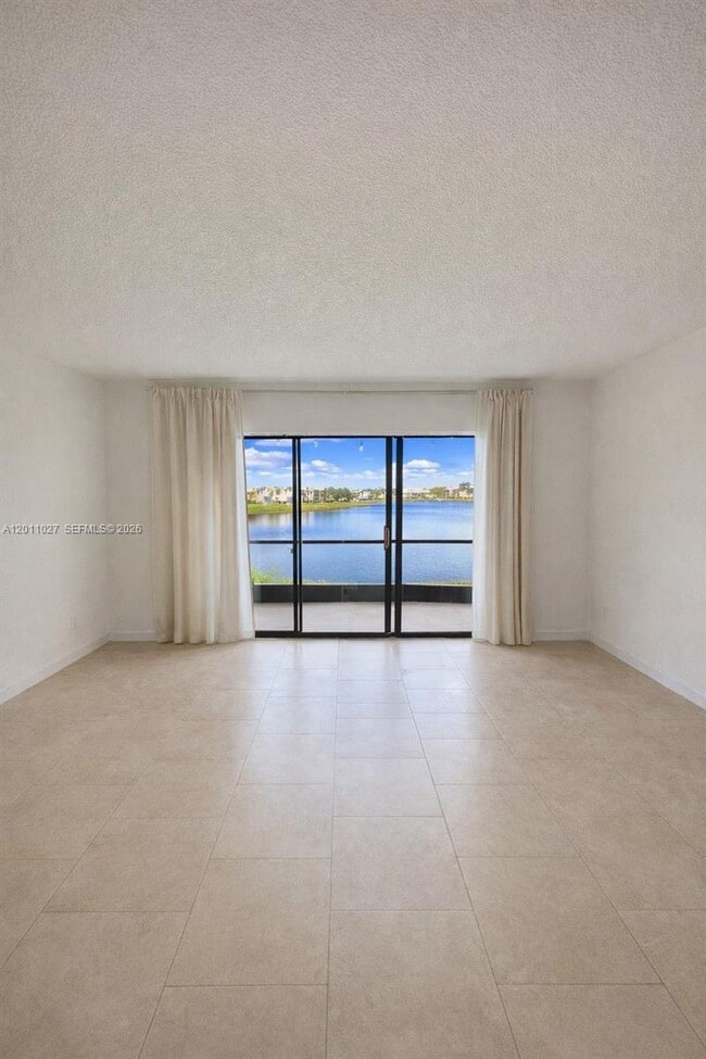 Photo - 1110 Green Pine Blvd Unidad C1