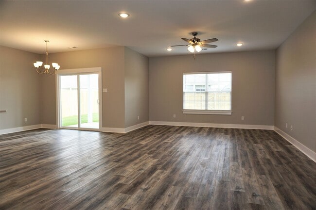Photo - 3 Bedroom, 2 Bath Home in Valley View- PRE...