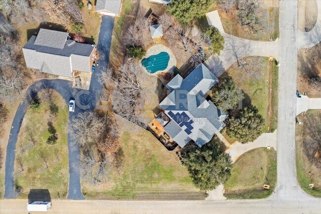 Photo - Beautiful 4/3.5/2 Home in Oak Point!
