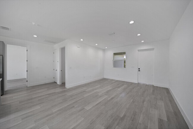 5298 Lawton Ave