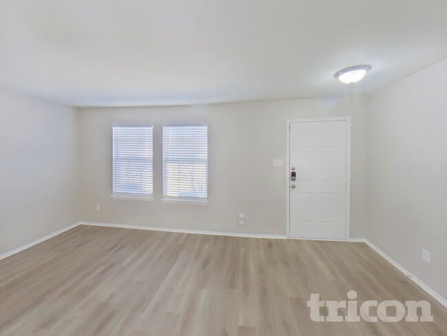 Photo - 50 Larkspur Dr